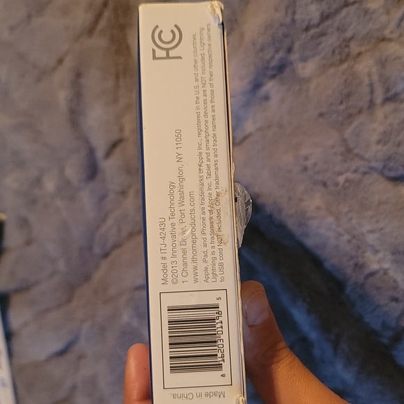 New in Box Charging Case for 7" Tablets - Picture 3 of 3